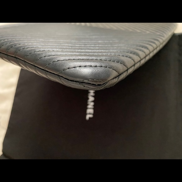 Authentic CHANEL Medium Chevron Boy O Case - Picture 5 of 11